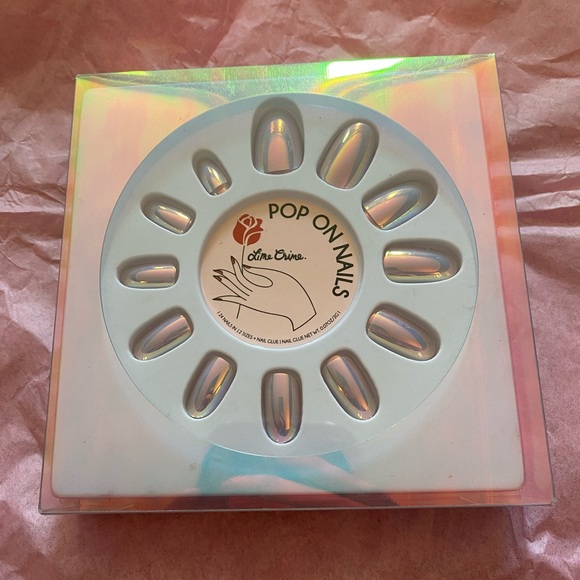 Lime Crime Chromatic Pop-On Nails in “Oyster” (Iridescent Opal) BNIB - Picture 2 of 4